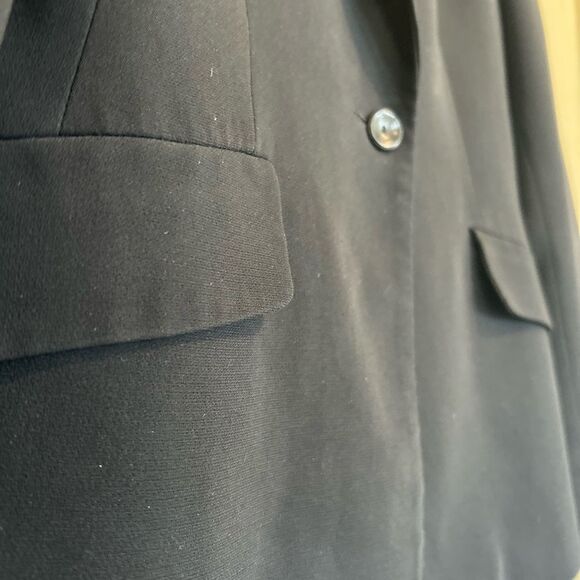 Chic Black Blazer by Petite Sophisticate, One Button Closure, Size 6 - Picture 3 of 9